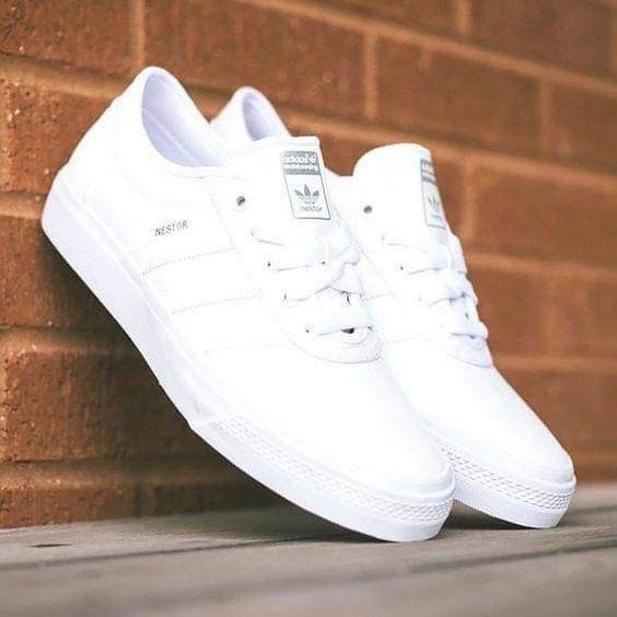 Tênis branco masculino